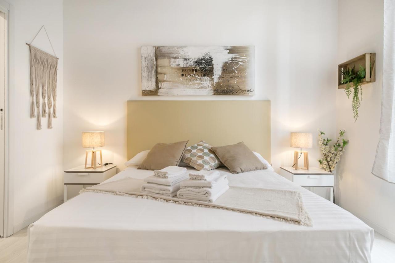 White Ostilia Apartments Rom Eksteriør billede