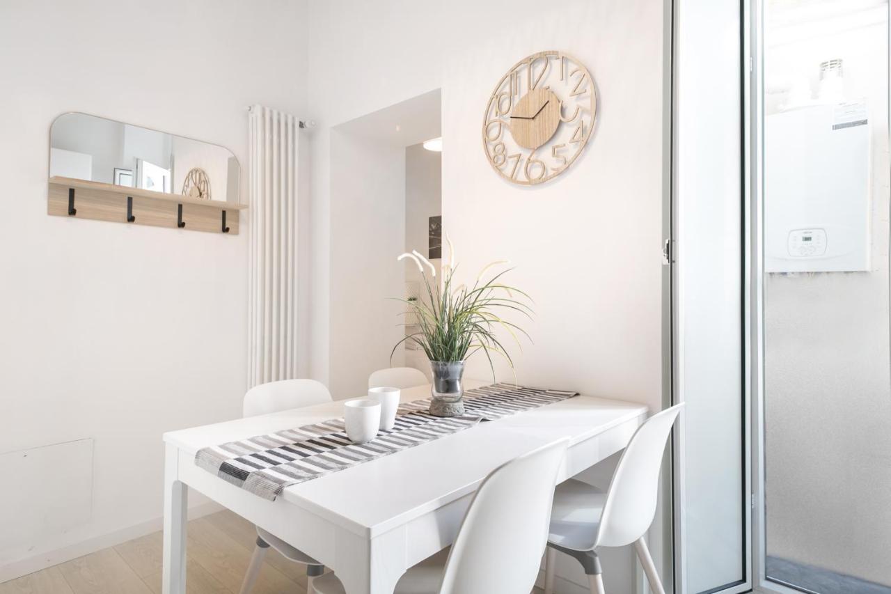 White Ostilia Apartments Rom Eksteriør billede