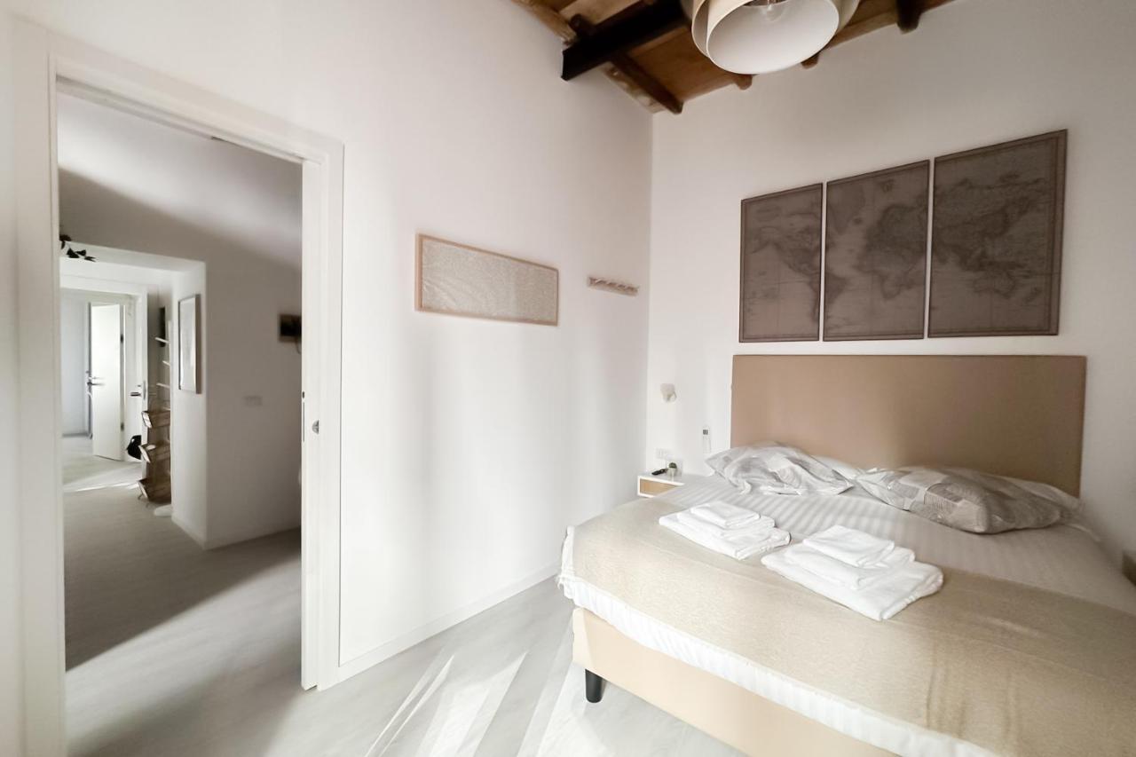 White Ostilia Apartments Rom Eksteriør billede