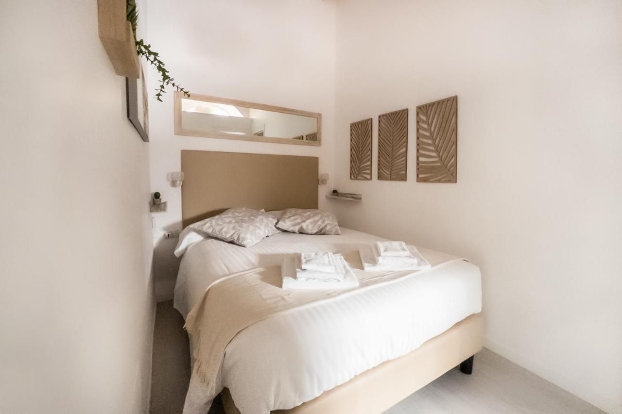 White Ostilia Apartments Rom Eksteriør billede