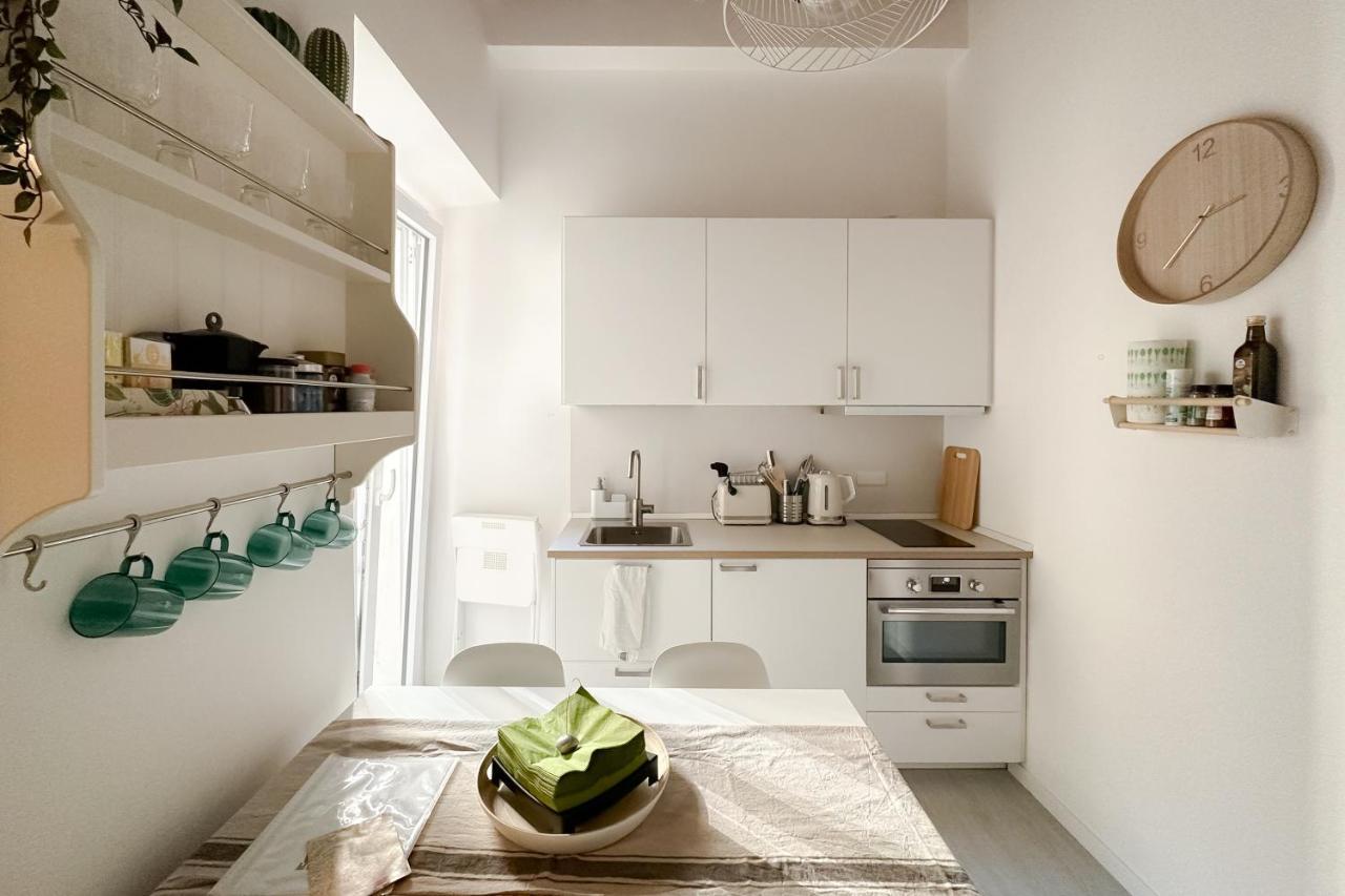 White Ostilia Apartments Rom Eksteriør billede