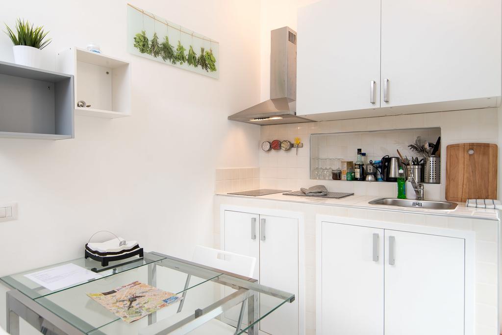 White Ostilia Apartments Rom Eksteriør billede