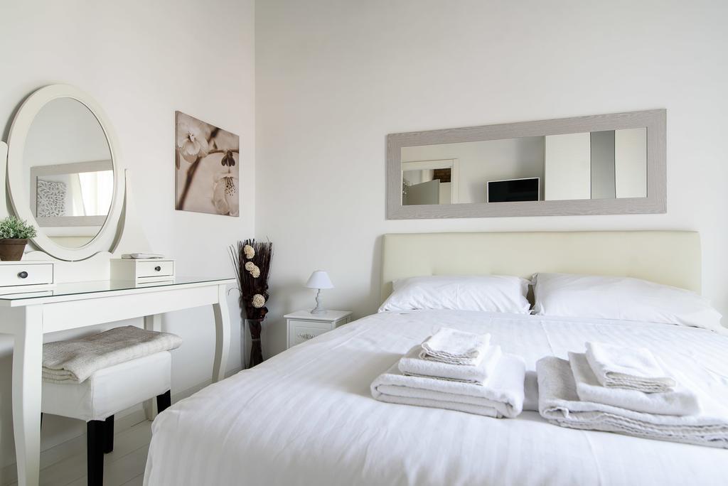 White Ostilia Apartments Rom Eksteriør billede
