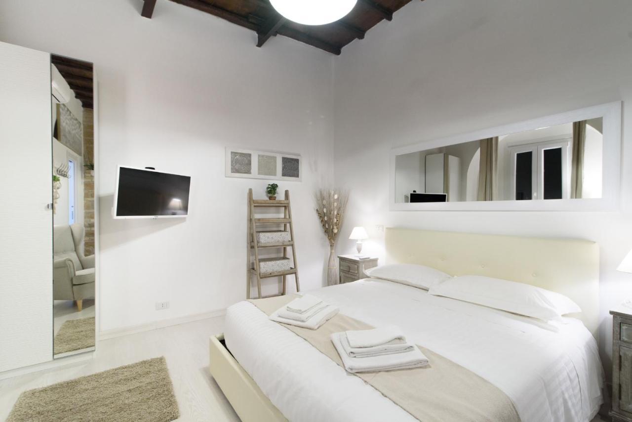 White Ostilia Apartments Rom Eksteriør billede